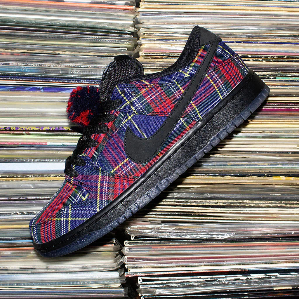 Nike SB Nardwuar Dunk Low [SOLD OUT!] - Coureur Goods