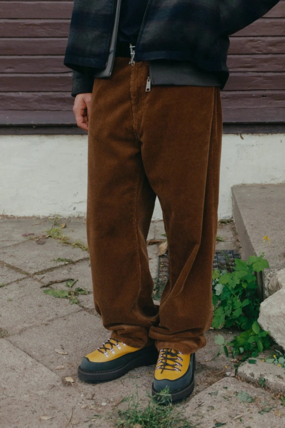 Carhartt WIP Brandon Pant Corduroy WIP Hamilton Brown pants Carhartt WIP 