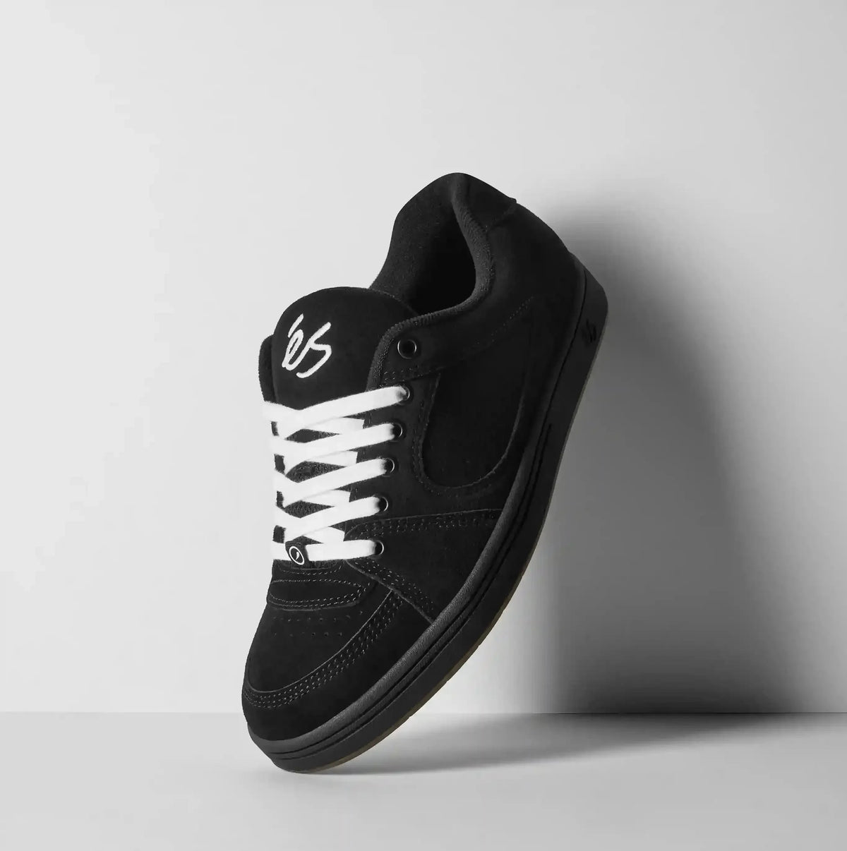 Es Accel Black footwear éS 