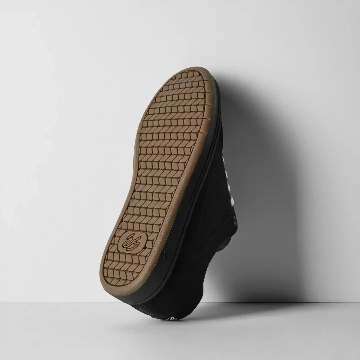 Es Accel Black footwear éS 