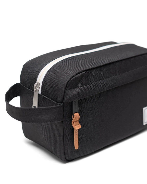 Herschel Chapter Travel Kit Black