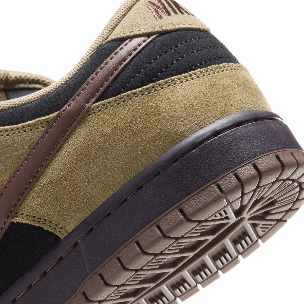 Nike SB Dunk Low Pro Filbert/Light Chocolate/Black/Burgundy/Ash footwear Nike SB 