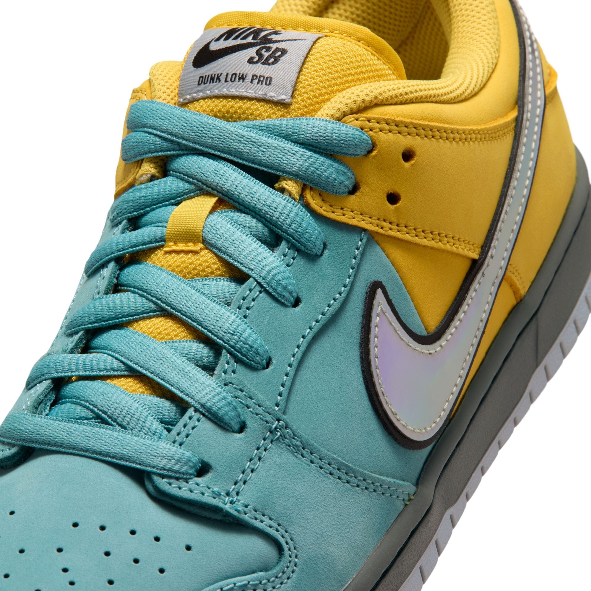 Nike SB Dunk Low Pro Muni Fast Pass Lightening/Wolf Grey 