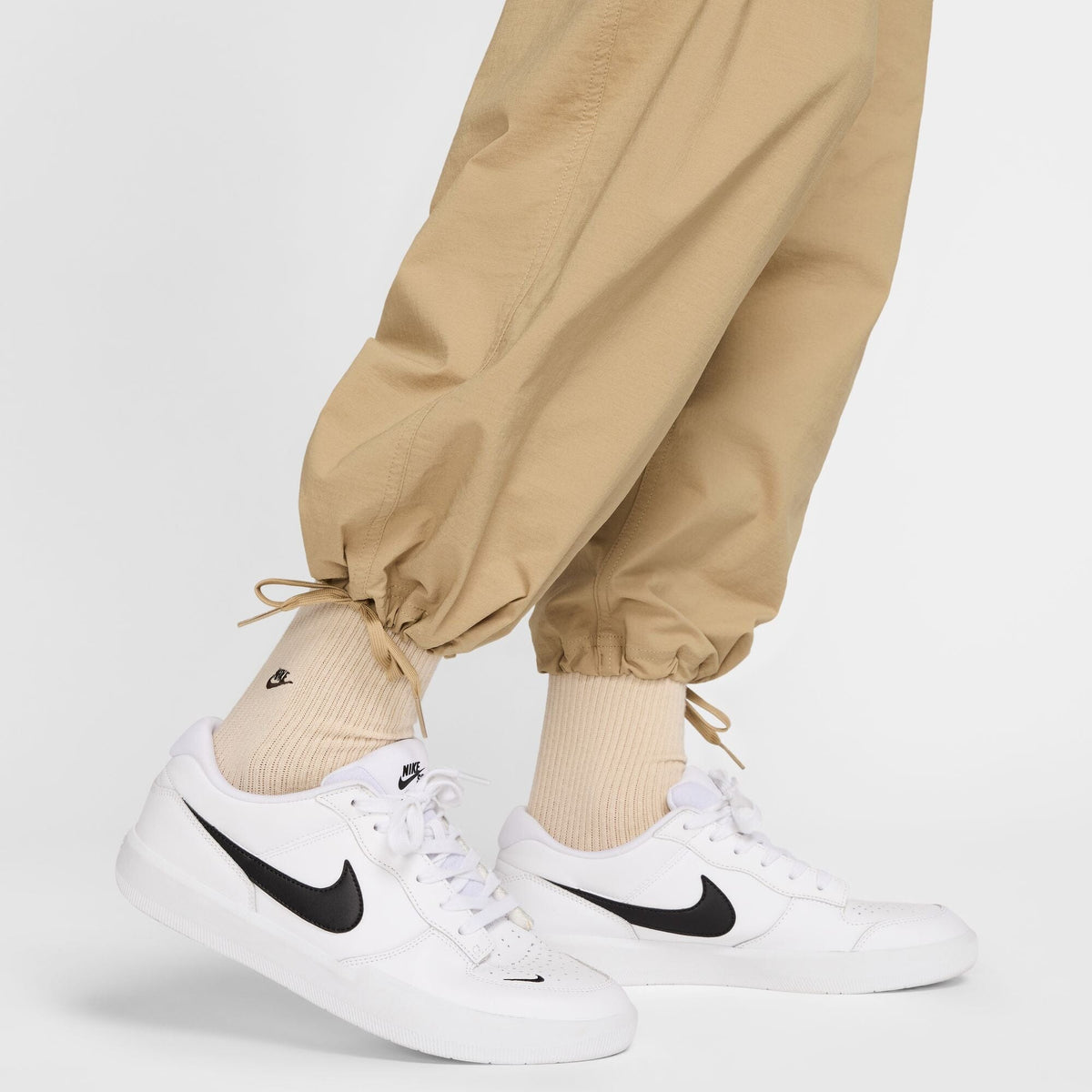 Nike SB Kearny Cargo Pant Parachute Beige/White Pants Nike SB 