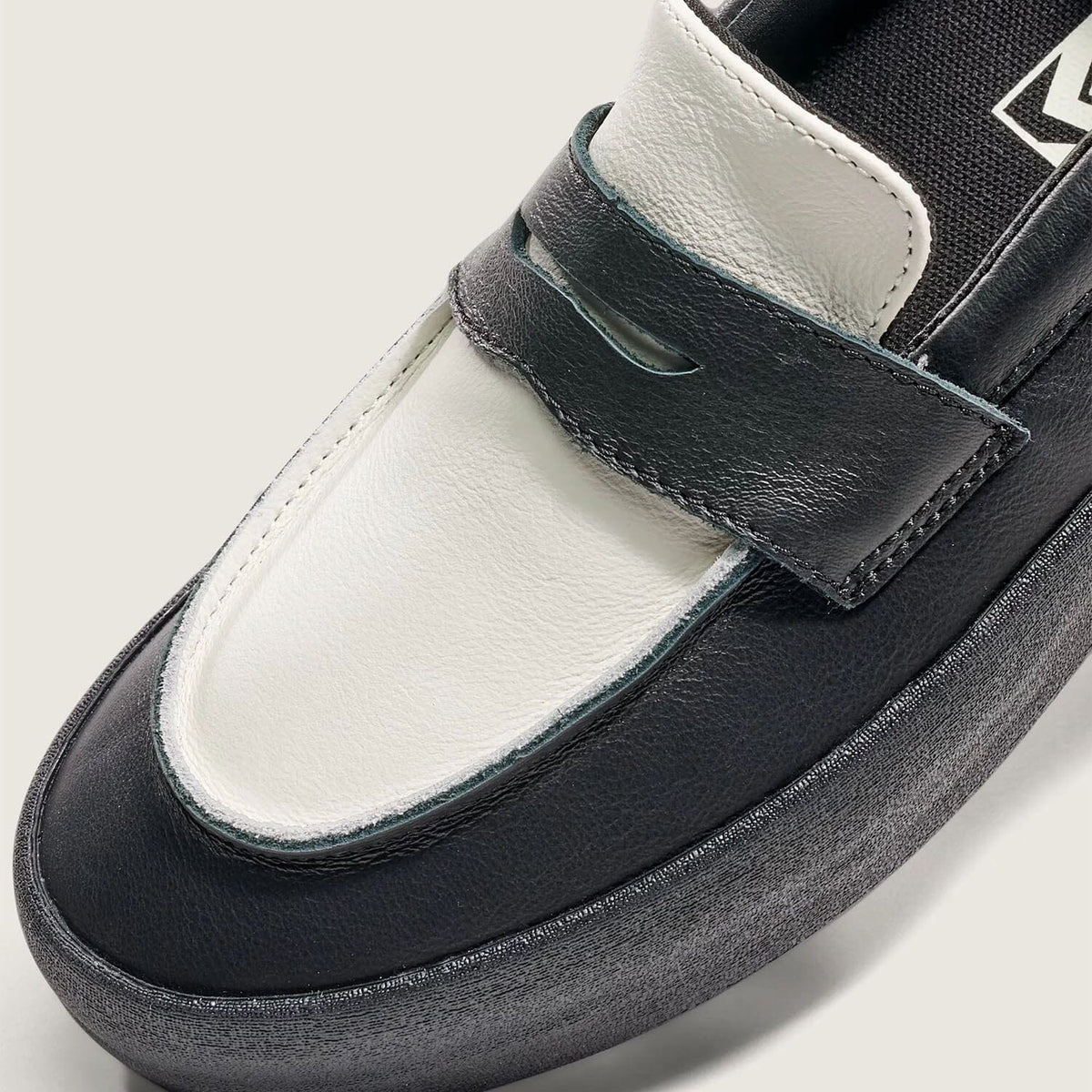 Vans Skate Loafer Black/White footwear Vans 